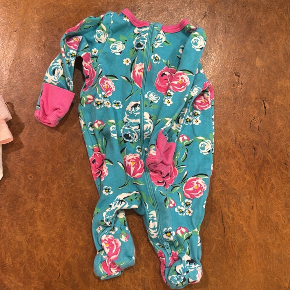 Newborn Bundle - Picture 5 of 7
